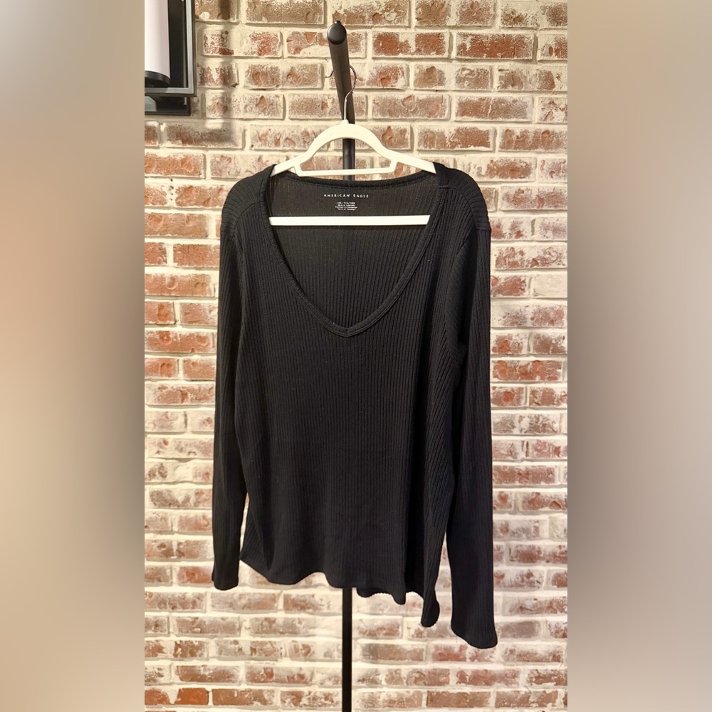 American Eagle Outfitters Black Long Sleeve V-Neck Top XXL